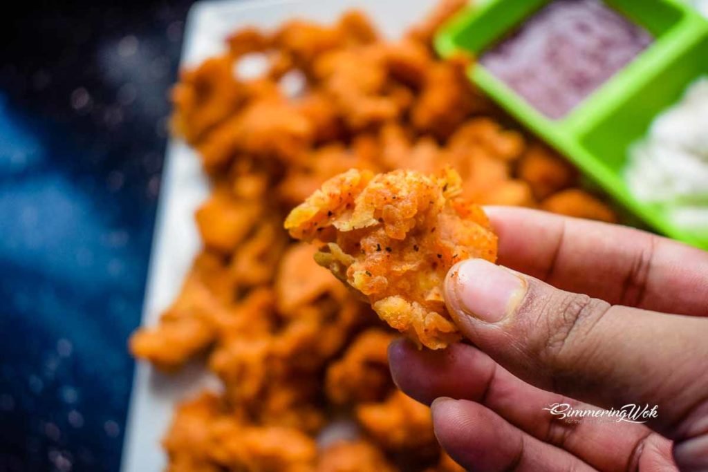 A piece of popcorn chicken